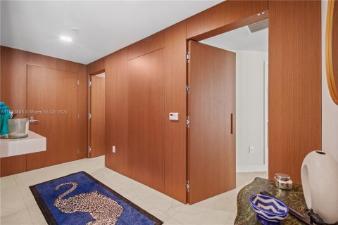 Condominio en venta en North Miami Beach, Florida, 2 dormitorios, 168.8 m2 № 1072186 - foto 13