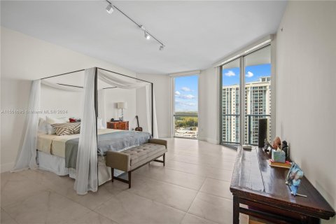 Condominio en venta en North Miami Beach, Florida, 2 dormitorios, 168.8 m2 № 1072186 - foto 16