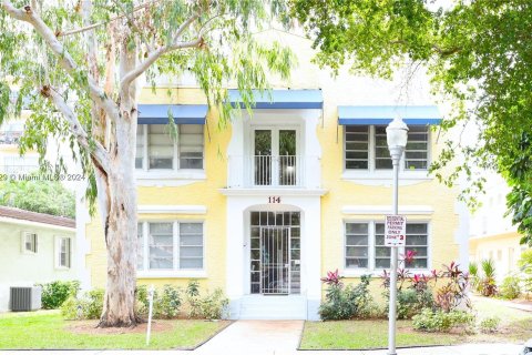 Купить коммерческую недвижимость в Корал-Гейблс, Флорида 527.87м2, № 1072193 - фото 1