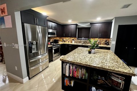 Villa ou maison à vendre à Sunrise, Floride: 4 chambres, 193.14 m2 № 1067899 - photo 7