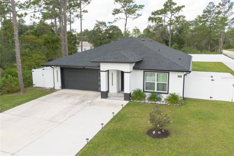 House in DeLand, Florida 3 bedrooms, 148.64 sq.m. № 1380920 - photo 1