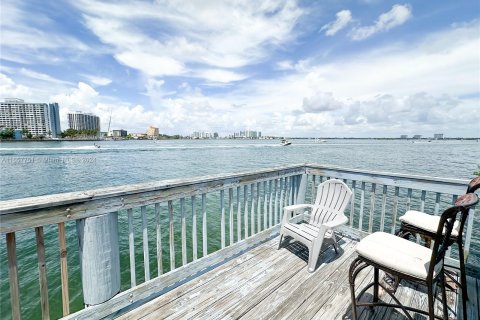 Propiedad comercial en venta en Miami Beach, Florida № 1358993 - foto 11