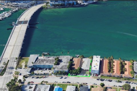 Propiedad comercial en venta en Miami Beach, Florida № 1358993 - foto 3