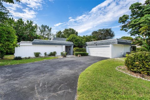 Casa en venta en Tamarac, Florida, 3 dormitorios, 278.43 m2 № 1051002 - foto 3