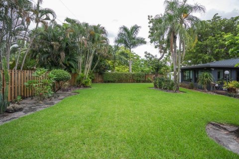 House in Wilton Manors, Florida 3 bedrooms, 137.31 sq.m. № 1045802 - photo 4