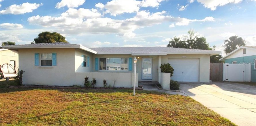 House in Bradenton, Florida 3 bedrooms, 103.86 sq.m. № 1356473