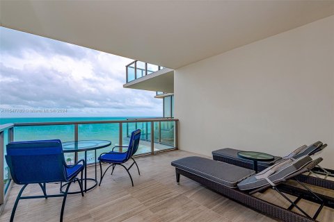 Condominio en venta en Bal Harbour, Florida, 2 dormitorios, 99.31 m2 № 1057686 - foto 4