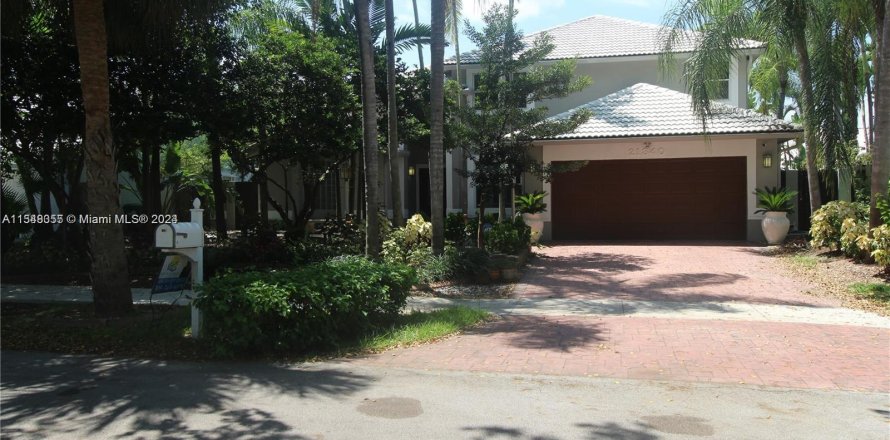 Villa ou maison à Cutler Bay, Floride 4 chambres, 227.15 m2 № 1058550