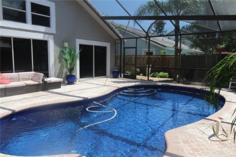 Villa ou maison à vendre à Cutler Bay, Floride: 4 chambres, 227.15 m2 № 1058550 - photo 7