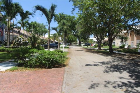 Villa ou maison à vendre à Cutler Bay, Floride: 4 chambres, 227.15 m2 № 1058550 - photo 8