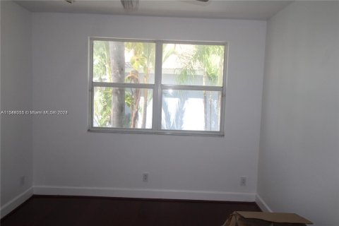 Casa en venta en Cutler Bay, Florida, 4 dormitorios, 227.15 m2 № 1058550 - foto 14