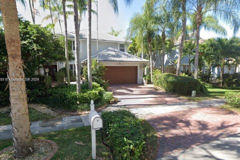 Villa ou maison à vendre à Cutler Bay, Floride: 4 chambres, 227.15 m2 № 1058550 - photo 2