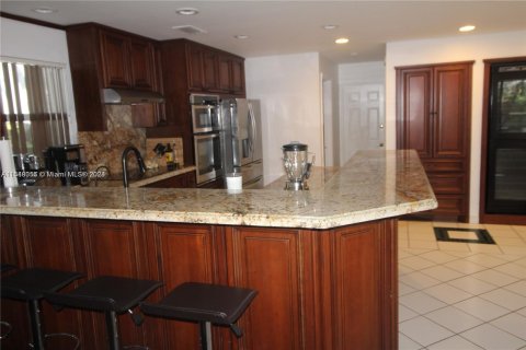 Casa en venta en Cutler Bay, Florida, 4 dormitorios, 227.15 m2 № 1058550 - foto 25