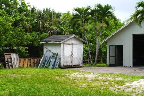 House in Lake Worth, Florida 3 bedrooms, 151.43 sq.m. № 1241623 - photo 16