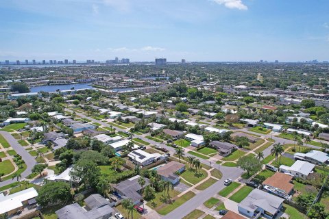 House in North Palm Beach, Florida 3 bedrooms, 127.74 sq.m. № 1098814 - photo 1