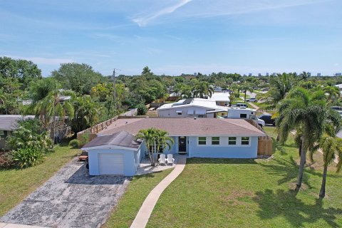 House in North Palm Beach, Florida 3 bedrooms, 127.74 sq.m. № 1098814 - photo 5