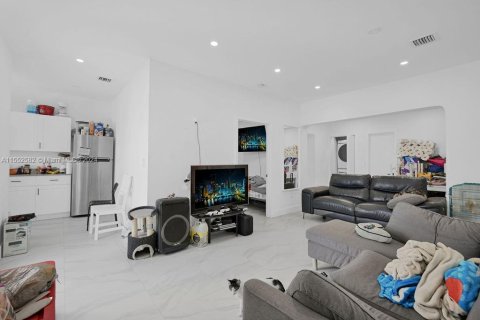 Immobilier commercial à vendre à Miami, Floride: 293.85 m2 № 1072913 - photo 16