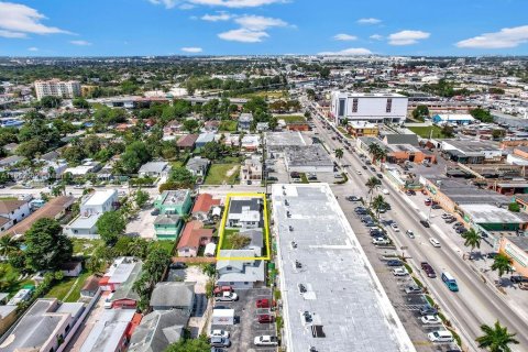 Propiedad comercial en venta en Miami, Florida, 293.85 m2 № 1072913 - foto 30