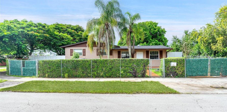 Casa en Homestead, Florida 3 dormitorios, 127.74 m2 № 1332565