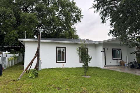 Casa en venta en Miami, Florida, 3 dormitorios, 133.78 m2 № 1332567 - foto 2