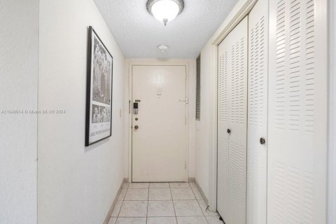 Copropriété à vendre à Hollywood, Floride: 2 chambres, 109.62 m2 № 1332607 - photo 2