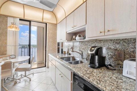 Copropriété à vendre à Hollywood, Floride: 2 chambres, 109.62 m2 № 1332607 - photo 11