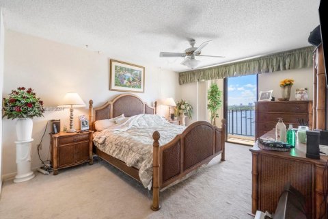 Copropriété à vendre à Hollywood, Floride: 2 chambres, 109.62 m2 № 1332607 - photo 15