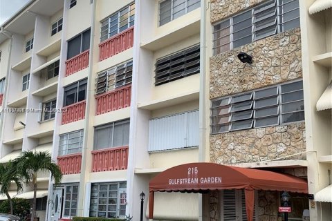 Copropriété à vendre à Hallandale Beach, Floride: 2 chambres, 86.86 m2 № 1080245 - photo 27