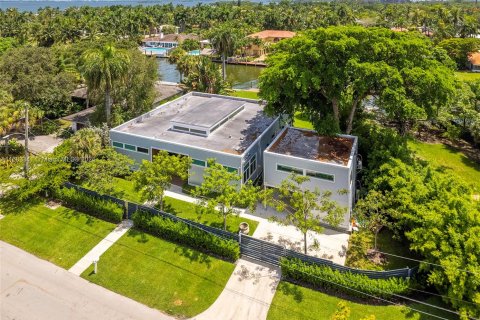 House in Miami, Florida 6 bedrooms, 365.01 sq.m. № 1225308 - photo 6