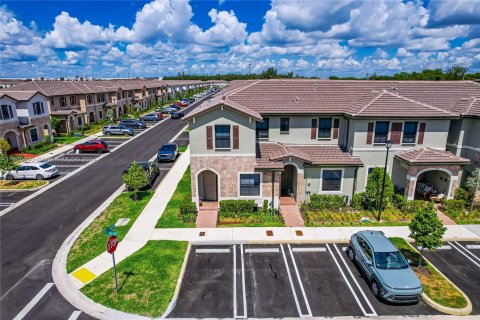 Townhouse in Hialeah, Florida 3 bedrooms, 143.07 sq.m. № 1225337 - photo 28