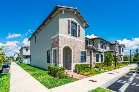 Townhouse in Hialeah, Florida 3 bedrooms, 143.07 sq.m. № 1225337 - photo 29