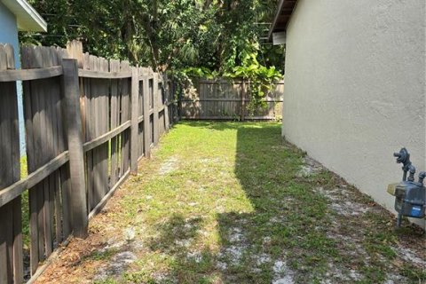 Duplex in Cocoa, Florida 2 bedrooms, 97.92 sq.m. № 1405808 - photo 9