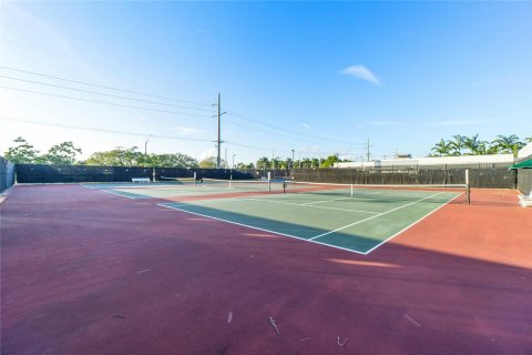 Condo in Deerfield Beach, Florida, 1 bedroom  № 1029777 - photo 3