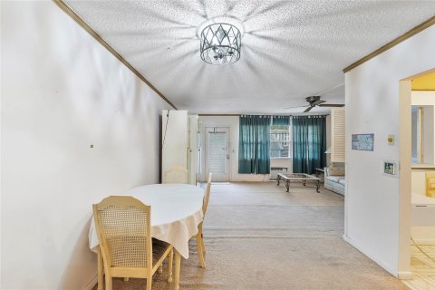 Condo in Deerfield Beach, Florida, 1 bedroom  № 1029777 - photo 16