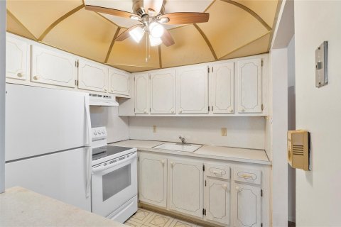 Condo in Deerfield Beach, Florida, 1 bedroom  № 1029777 - photo 19