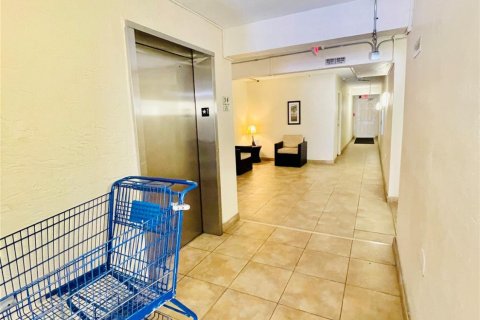 Condominio en venta en Pompano Beach, Florida, 1 dormitorio, 62.99 m2 № 1031790 - foto 11