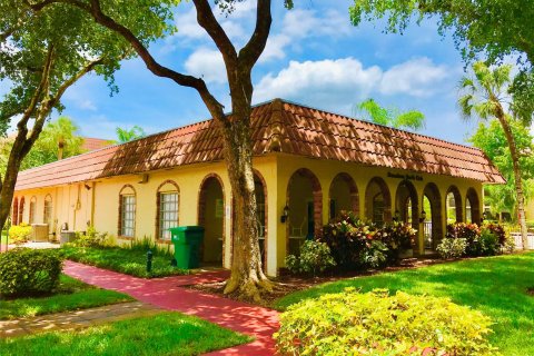 Condo in Pompano Beach, Florida, 1 bedroom  № 1031790 - photo 25