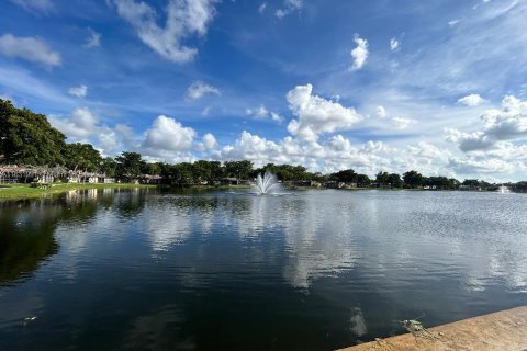 Condo in Hollywood, Florida, 1 bedroom  № 1292510 - photo 7