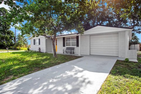 House in Holiday, Florida 2 bedrooms, 112.97 sq.m. № 1350432 - photo 22