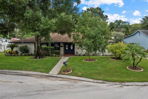 House in Lakeland, Florida 4 bedrooms, 205.96 sq.m. № 1383770 - photo 1