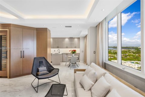 Condominio en venta en Bal Harbour, Florida, 2 dormitorios, 169.08 m2 № 1408327 - foto 9