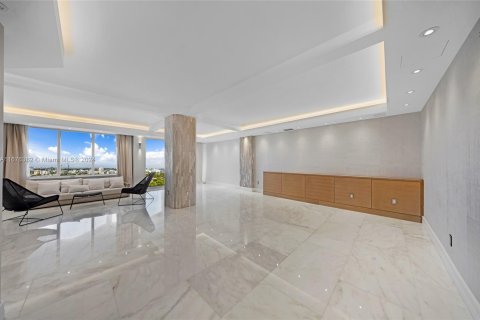 Condominio en venta en Bal Harbour, Florida, 2 dormitorios, 169.08 m2 № 1408327 - foto 2