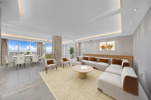 Condominio en venta en Bal Harbour, Florida, 2 dormitorios, 169.08 m2 № 1408327 - foto 1