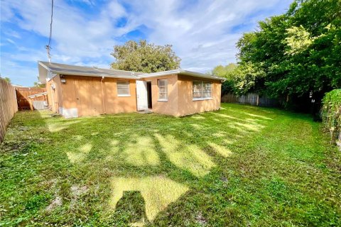 House in New Port Richey, Florida 3 bedrooms, 119.38 sq.m. № 1387562 - photo 29