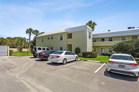 Condo in Stuart, Florida, 2 bedrooms  № 1305333 - photo 29