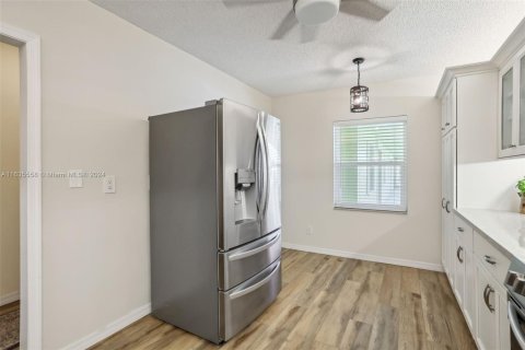 Condo in Stuart, Florida, 2 bedrooms  № 1305333 - photo 6