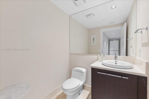 Condo in Sunny Isles Beach, Florida, 3 bedrooms  № 1305329 - photo 29