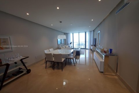 Condo in Sunny Isles Beach, Florida, 3 bedrooms  № 1305329 - photo 12