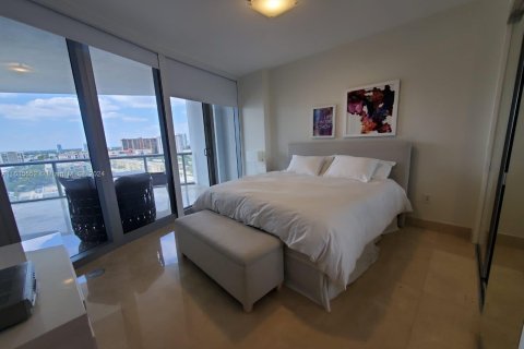 Condo in Sunny Isles Beach, Florida, 3 bedrooms  № 1305329 - photo 15