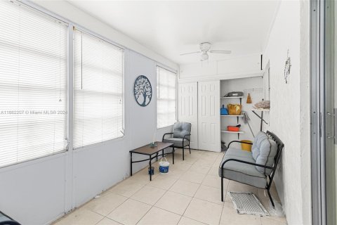 Condo in Deerfield Beach, Florida, 2 bedrooms  № 1377206 - photo 14